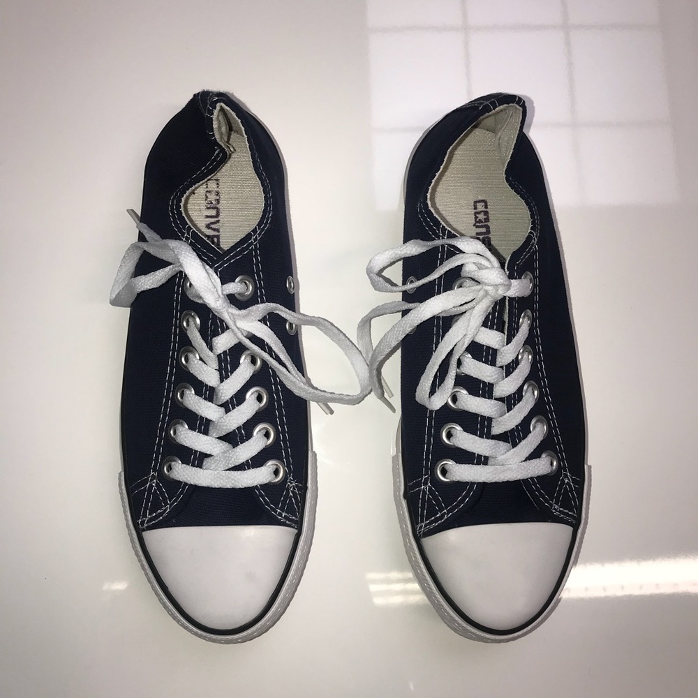 Converse - Picture 2 of 4